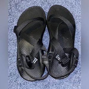 Women’s Chacos Size 8